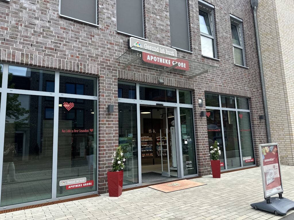 Filiale der Apotheke Große in der Stadtmitte von Außen